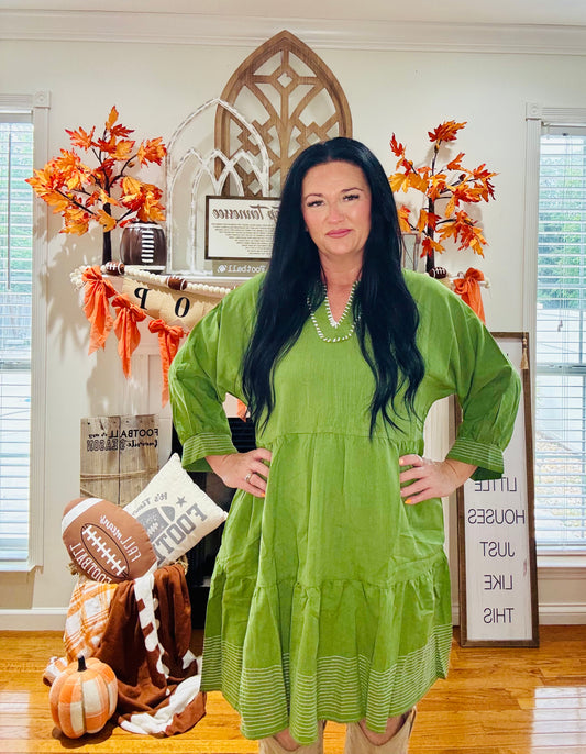 Jungle Green Contrast Stitched V Neck 3/4 Sleeve Tiered Mini Dress